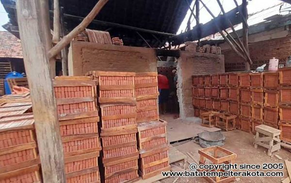 bata-tempel-terakota-klasik-terbaru